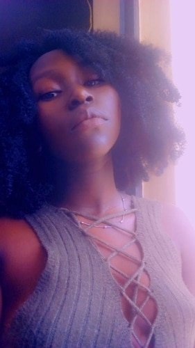 NYSC Corper Selling Government Supplies on Black Market Exposed @e.x.p.o.s.e.dx